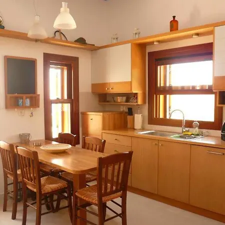 Syros Beach House * Vári
